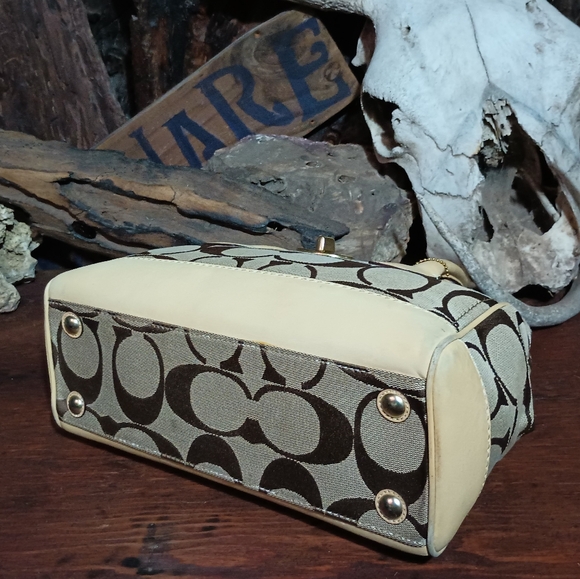 Coach signature 'C' satchel / shoulder bag #11557 - Picture 2 of 6